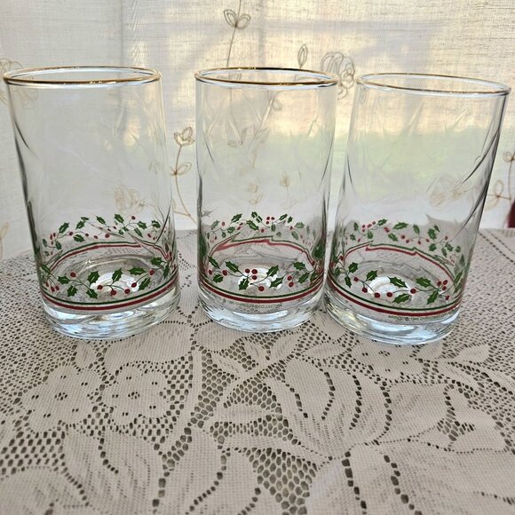 3 Arbys Christmas Holly Berry Ice Tea Glasses 5-1/4" gold rim green red 1980s - Picture 1 of 9